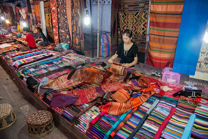 marché de nuit luang prabang textile